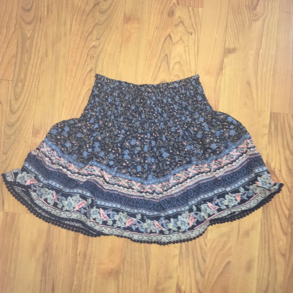 hollister floraled flowy skirt